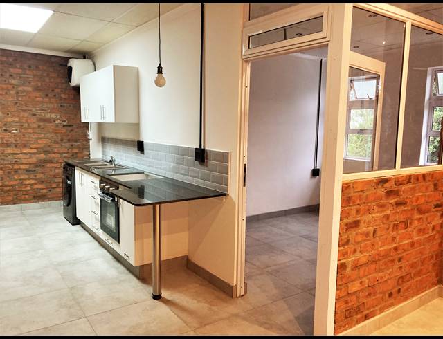 2 BEDROOM APARTMENT FOR SALE IN HILTON CENTRAL
